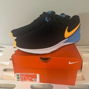 New Nike Black and Yellow Athletic Shoes with Modern Design